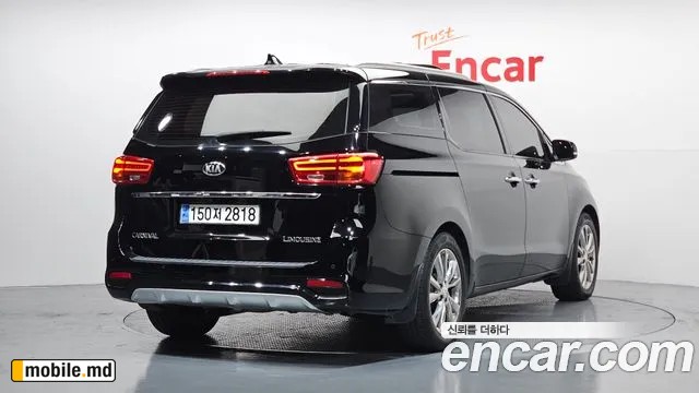 2019 Kia Canival — photo 2