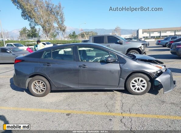 2019 Toyota Prius — photo 13