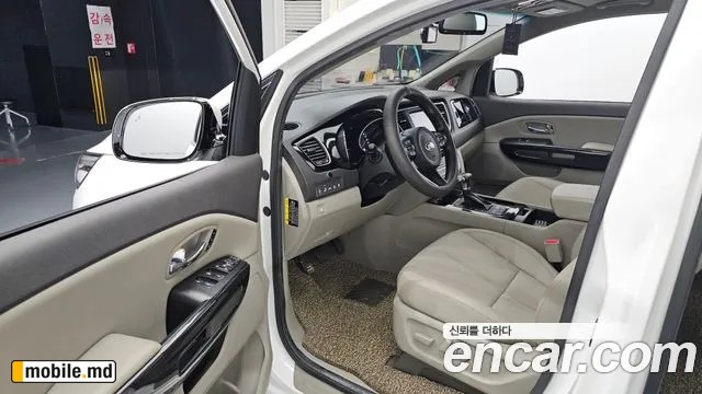 2018 Kia Canival — photo 10
