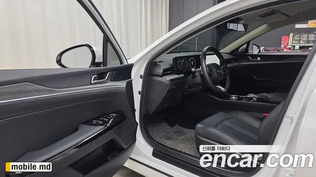 2025 Kia K5 — photo 10