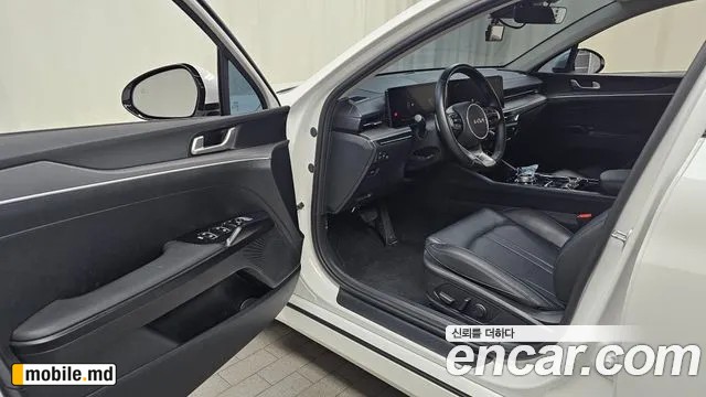 2025 Kia K5 — photo 9