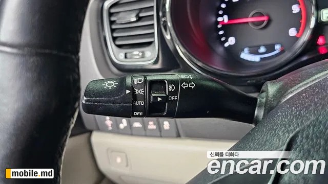 2016 Kia Canival — photo 30