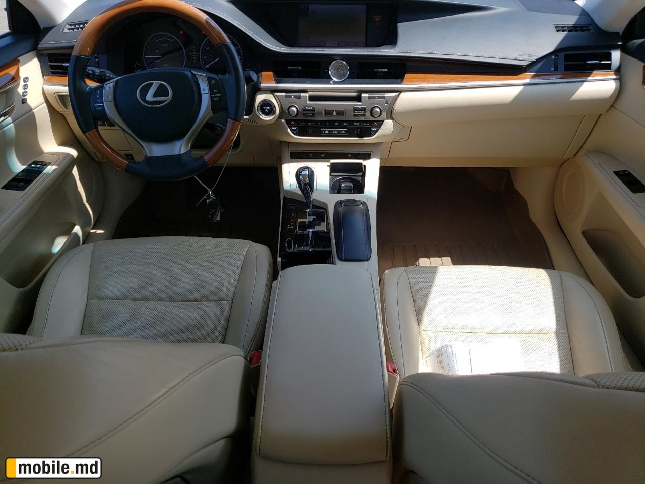 2013 Lexus ES — photo 8