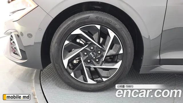 2025 Kia K5 — photo 5