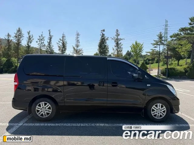 2017 Hyundai Starex — photo 3