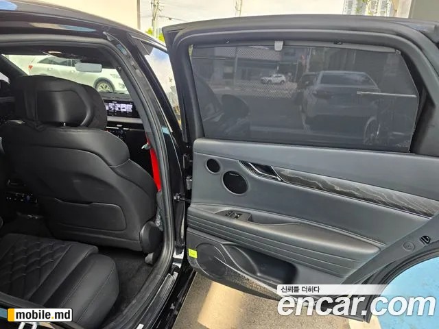 2027 Genesis G80 — photo 8