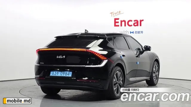 2023 Kia EV6 — photo 2