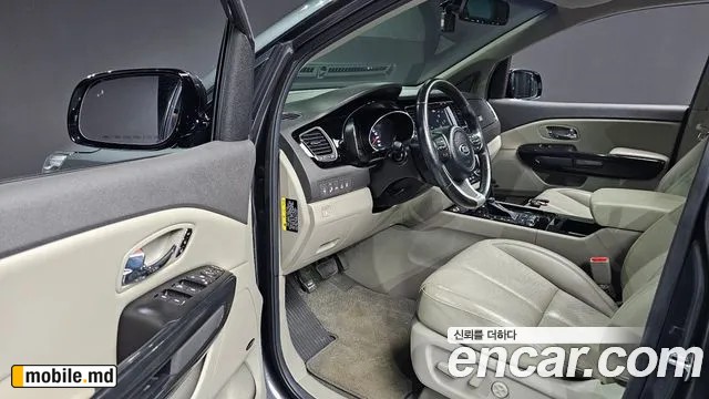 2016 Kia Canival — photo 12
