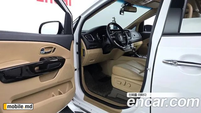 2020 Kia Canival — photo 10