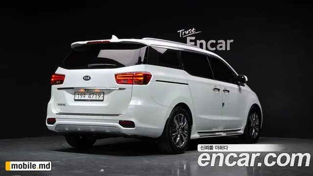 2019 Kia Canival — photo 2