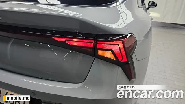 2025 Kia K5 — photo 23