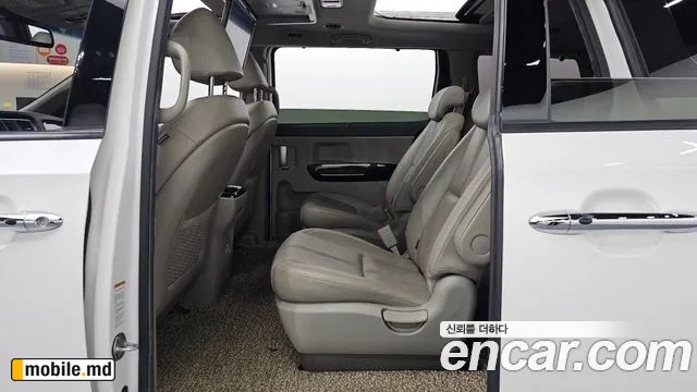 2018 Kia Canival — photo 26