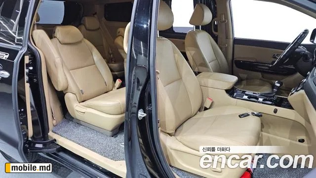 2019 Kia Canival — photo 11