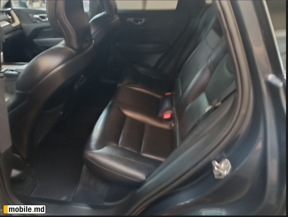 2020 Volvo XC60 in Moldova — photo 9