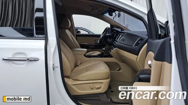 2019 Kia Canival — photo 11