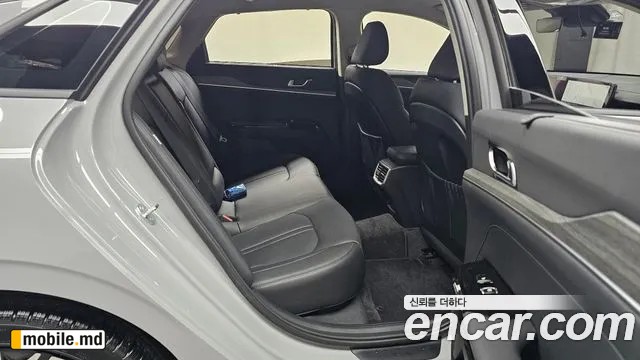2025 Kia K5 — photo 11