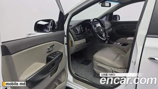 2018 Kia Canival — photo 11