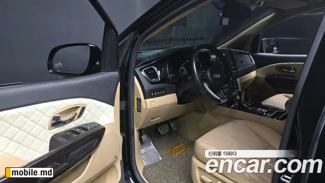 2018 Kia Canival — photo 10