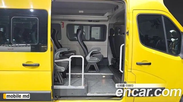 2020 Renault Master — photo 18