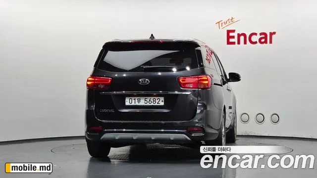 2019 Kia Canival — photo 4