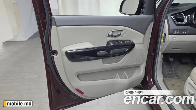 2018 Kia Canival — photo 24