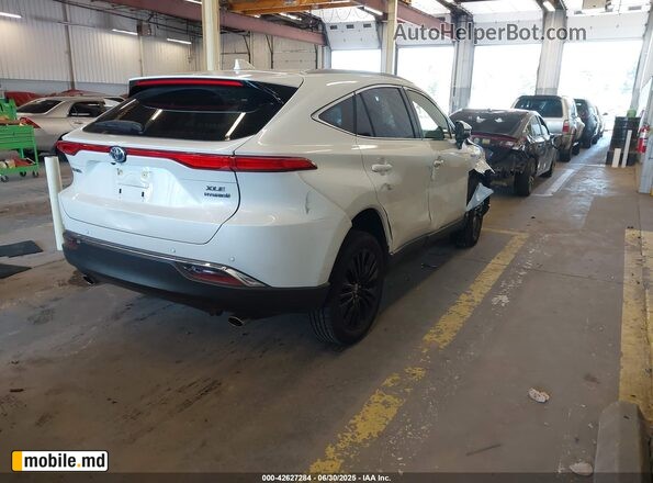 2021 Toyota Venza — photo 4