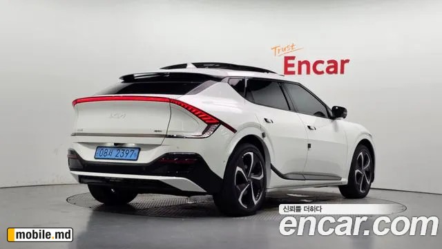2023 Kia EV6 — photo 2