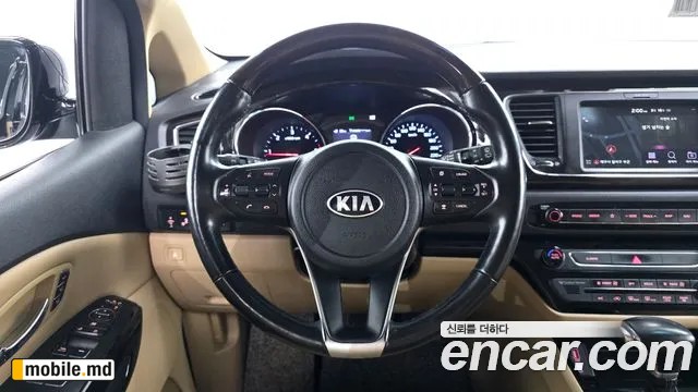 2019 Kia Canival — photo 13