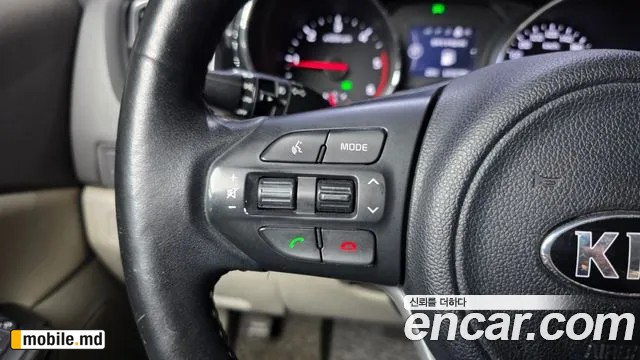 2016 Kia Canival — photo 27
