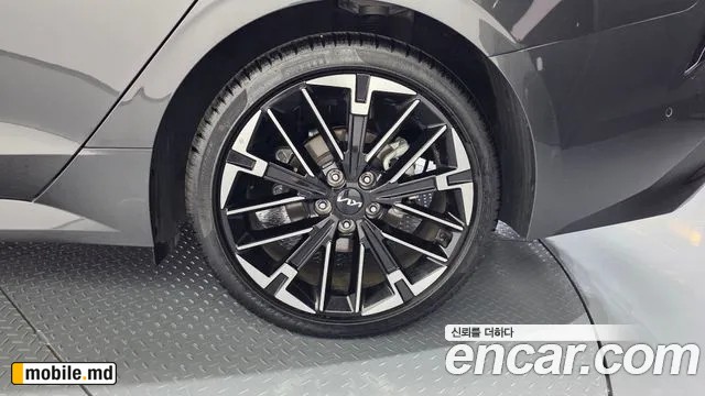 2025 Kia K5 — photo 21
