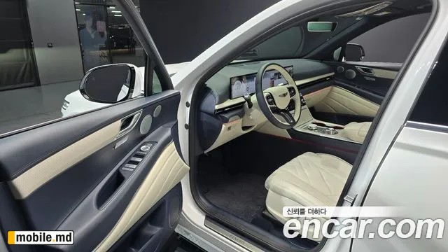 2025 Genesis GV80 — photo 10