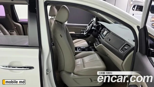 2016 Kia Canival — photo 12