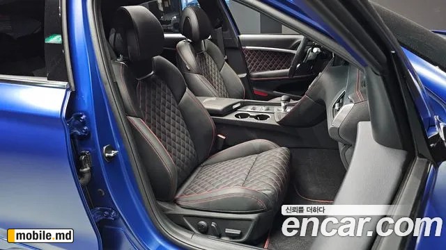 2025 Genesis G70 — photo 11