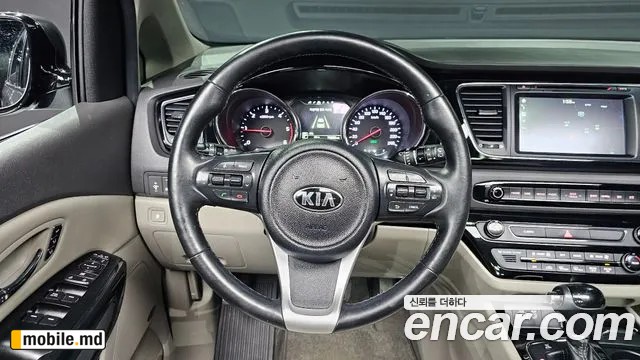 2016 Kia Canival — photo 13