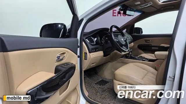 2018 Kia Canival — photo 10