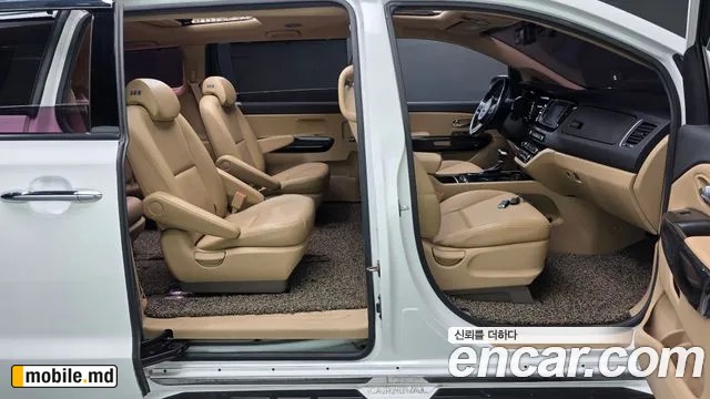 2018 Kia Canival — photo 26