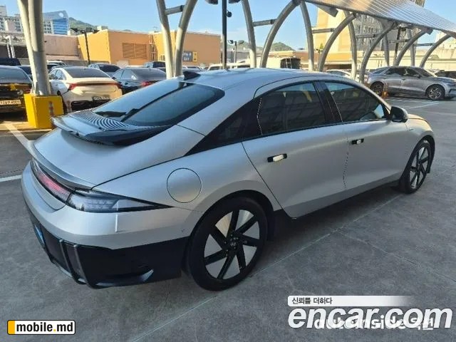 2025 Hyundai IONIQ — photo 2