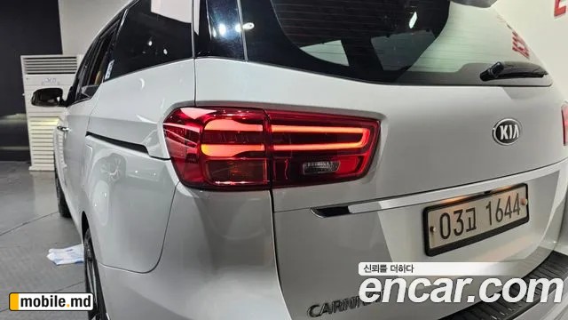 2019 Kia Canival — photo 23