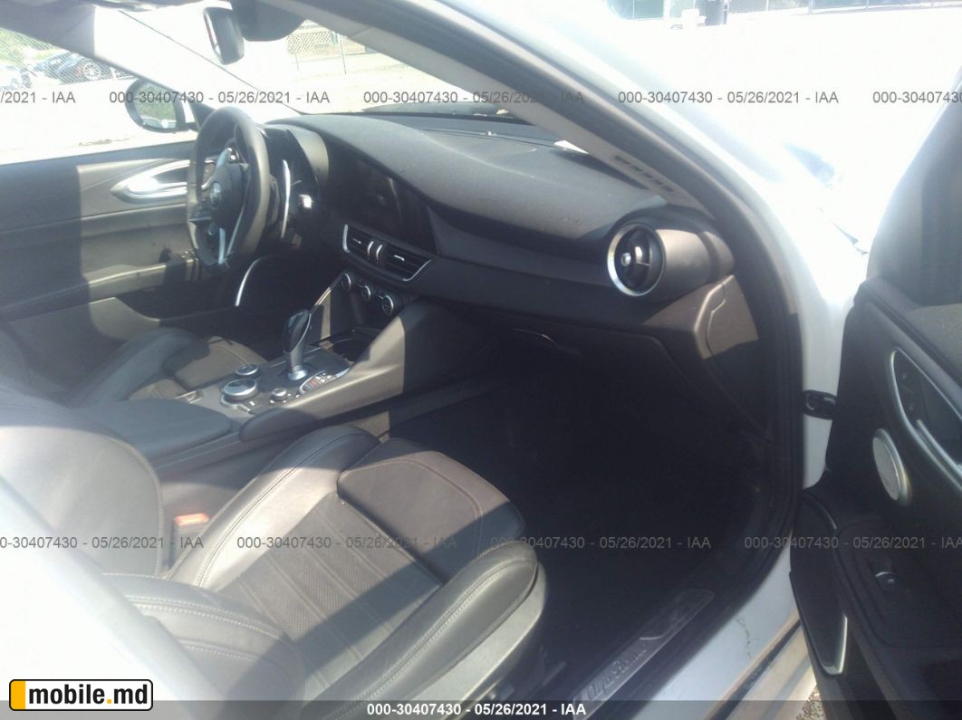 2017 Alfa Romeo Giulia — photo 5