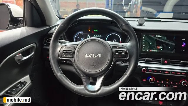 2023 Kia Niro — photo 13
