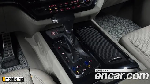2018 Kia Canival — photo 9
