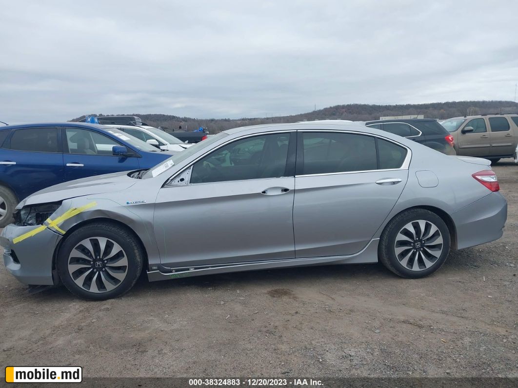 2017 Honda Accord — photo 15