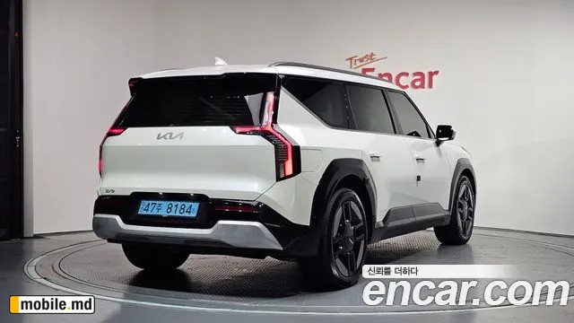 2024 Kia EV9 — photo 2