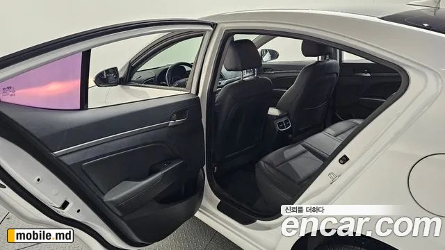 2016 Hyundai Avante — photo 12