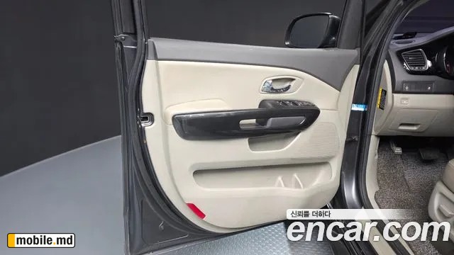 2016 Kia Canival — photo 24