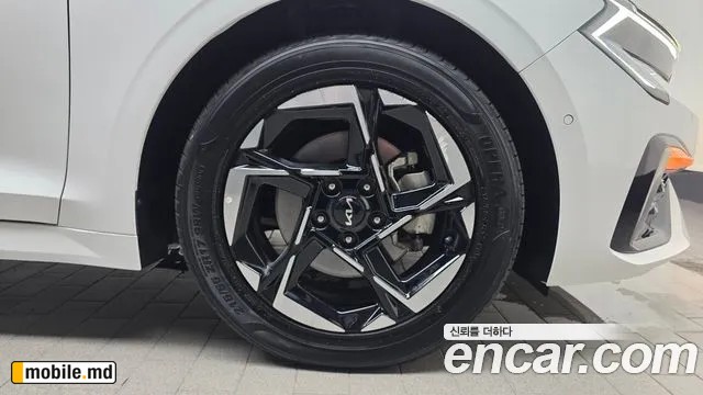 2025 Kia K5 — photo 21