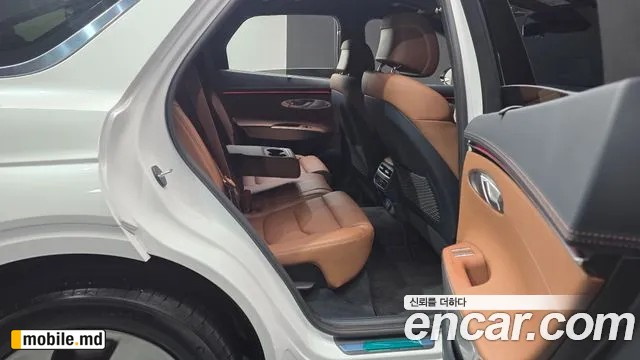 2025 Genesis GV70 — photo 11
