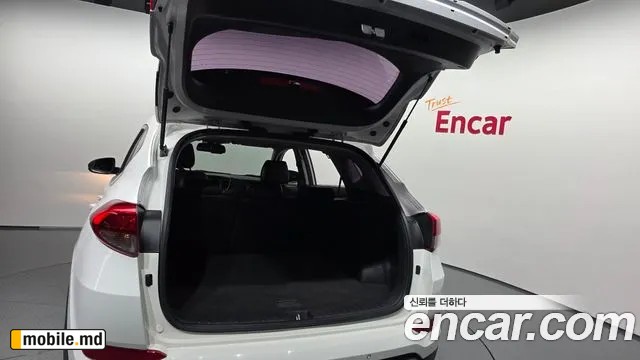 2016 Hyundai Tucson — photo 32