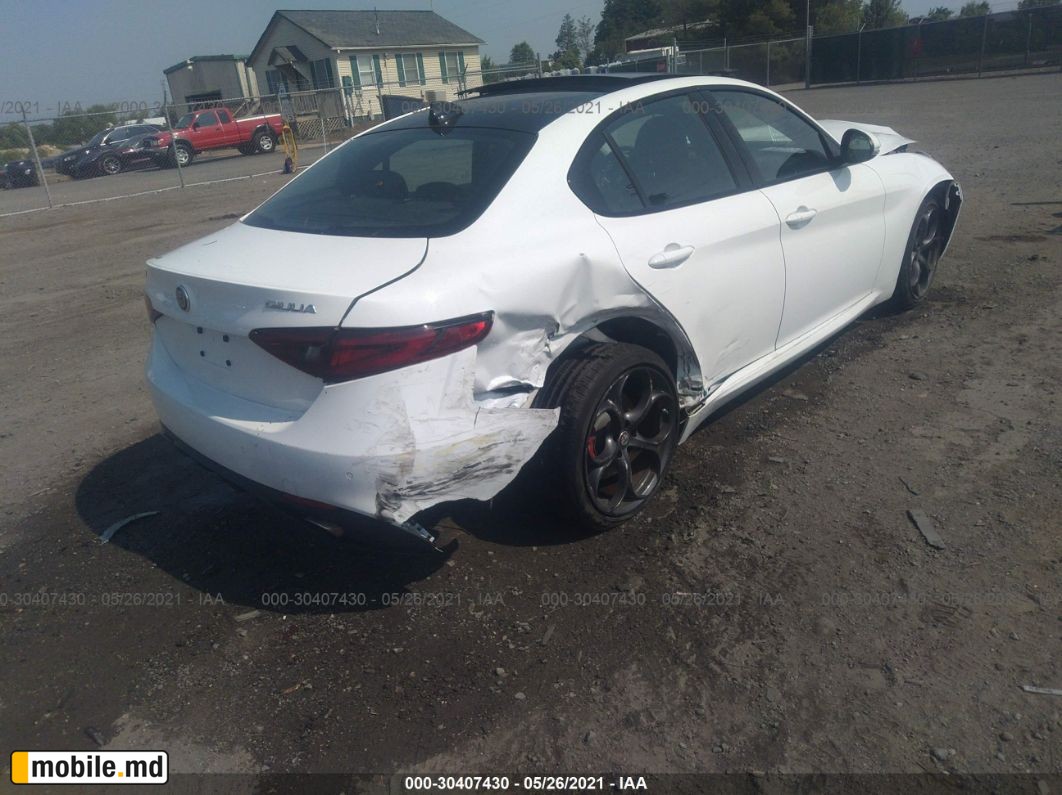 2017 Alfa Romeo Giulia — photo 4