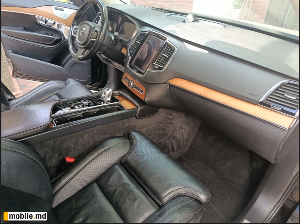 2017 Volvo XC90 in Moldova — photo 7